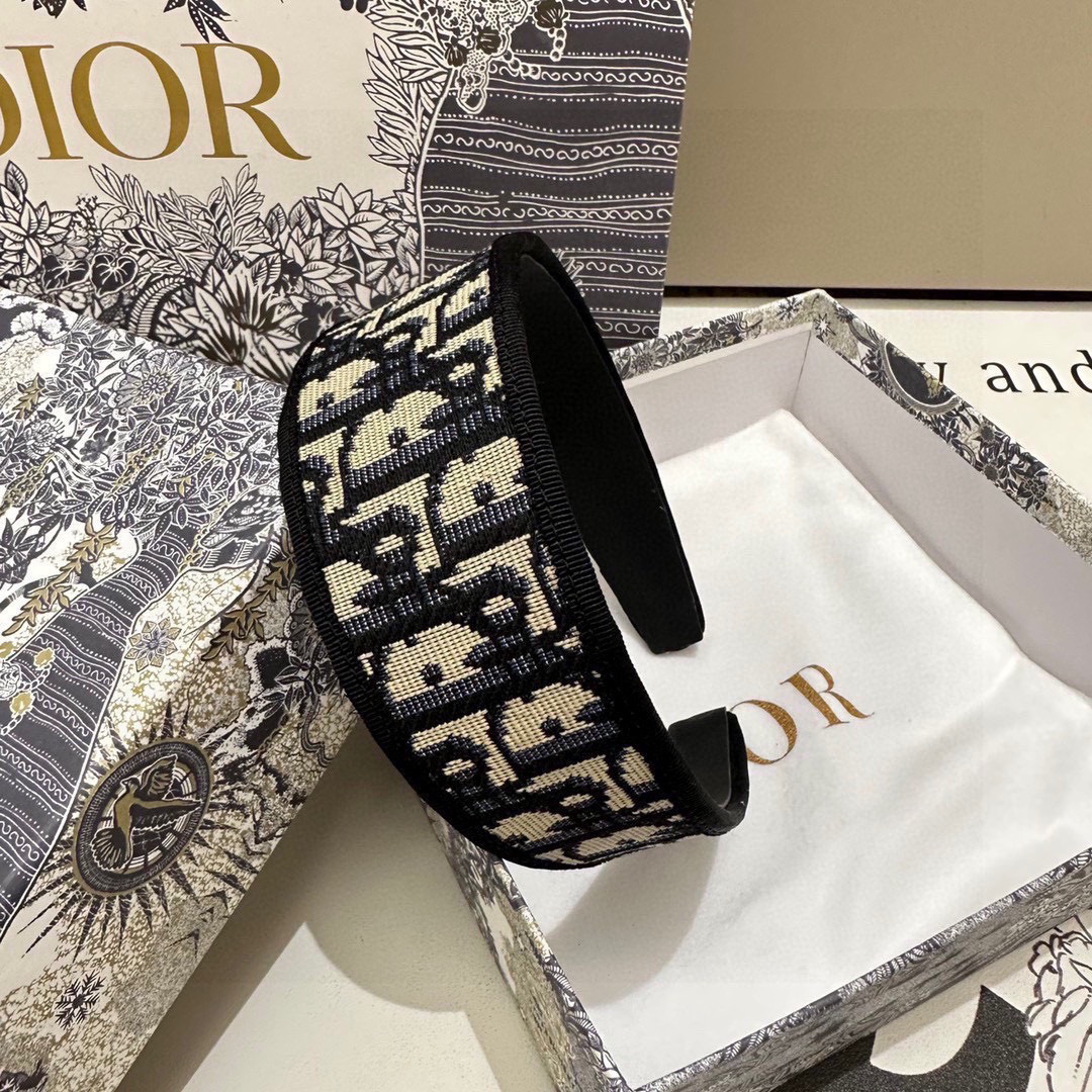 爆款来袭🔥 配包装 专柜1比1 材质# DIOR（迪奥）最新爆款，所见即所得，新款弹力质感手感都非常好 