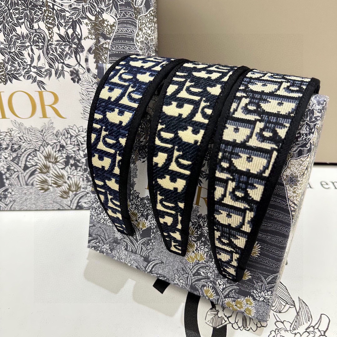 爆款来袭🔥 配包装 专柜1比1 材质# DIOR（迪奥）最新爆款，所见即所得，新款弹力质感手感都非常好 