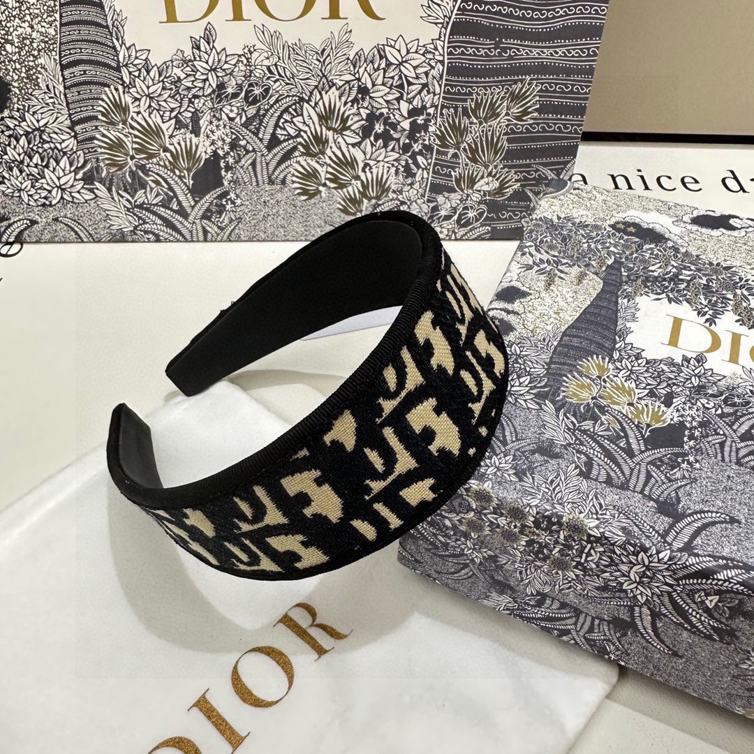 爆款来袭🔥 配包装 专柜1比1 材质# DIOR（迪奥）最新爆款，所见即所得，新款弹力质感手感都非常好 