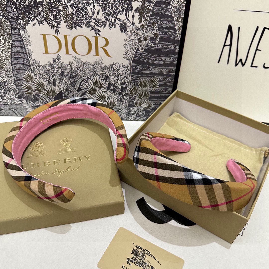 爆款来袭🔥 配包装 专柜1比1 材质# Burberry （巴宝莉）最新爆款，所见即所得，新款弹力质感手