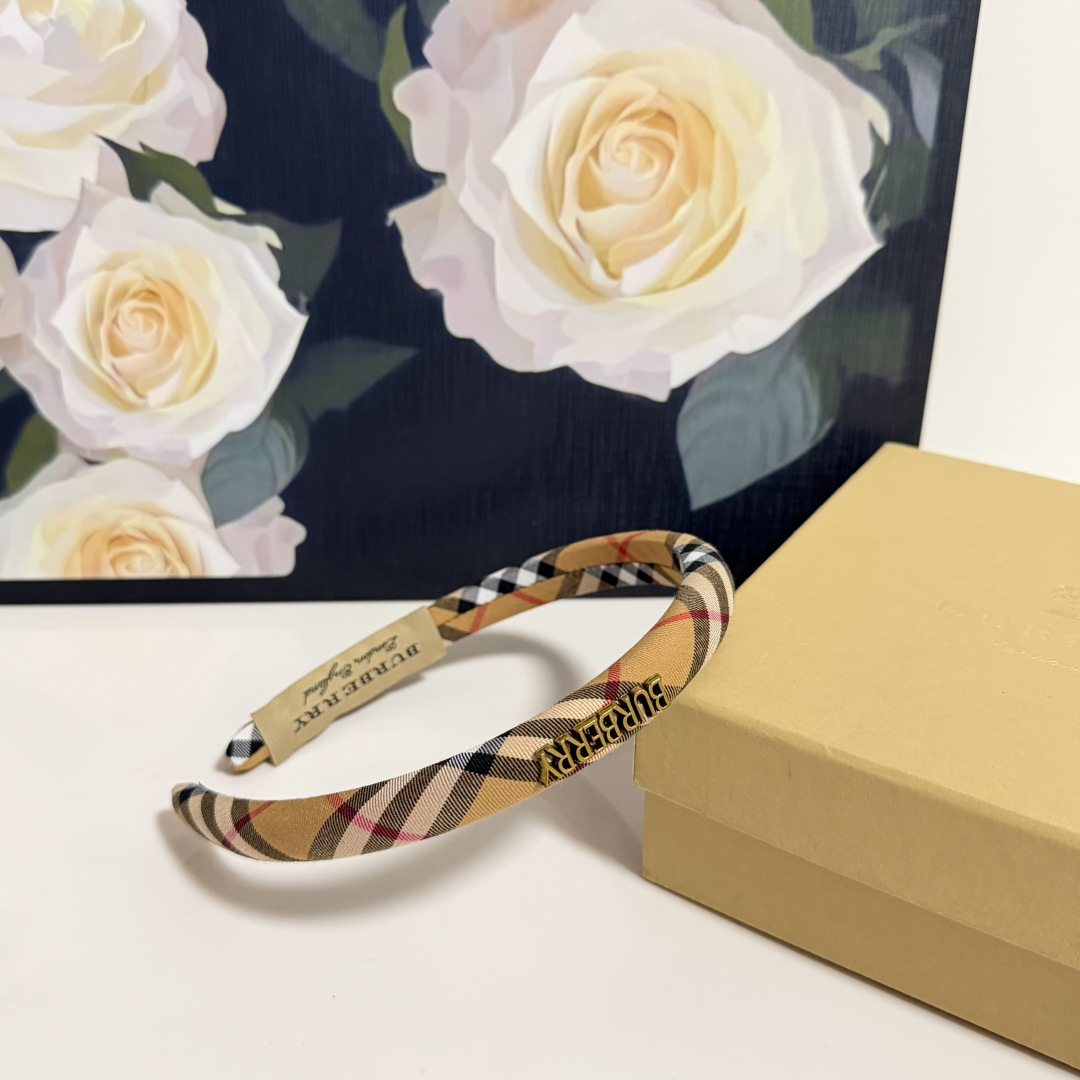 配专柜包装Burberry （巴宝莉）最新发箍小仙女快入手特殊材质 不嘞头可盐可甜～