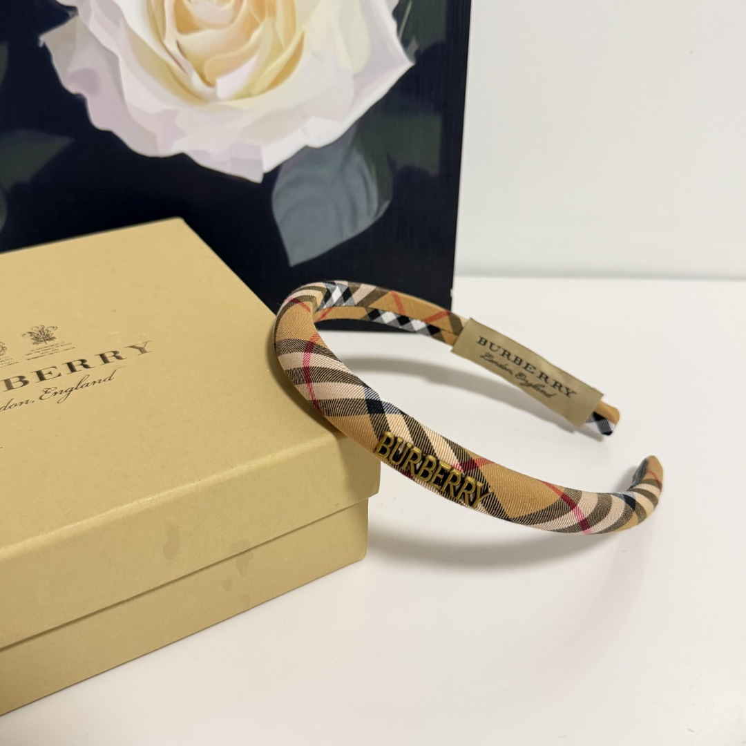 配专柜包装Burberry （巴宝莉）最新发箍小仙女快入手特殊材质 不嘞头可盐可甜～
