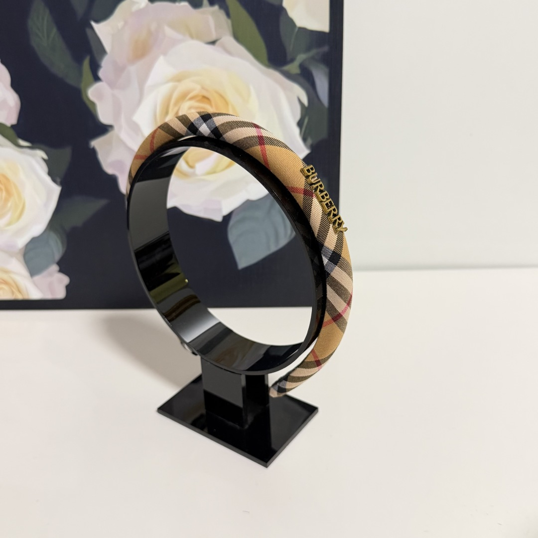 配专柜包装Burberry （巴宝莉）最新发箍小仙女快入手特殊材质 不嘞头可盐可甜～