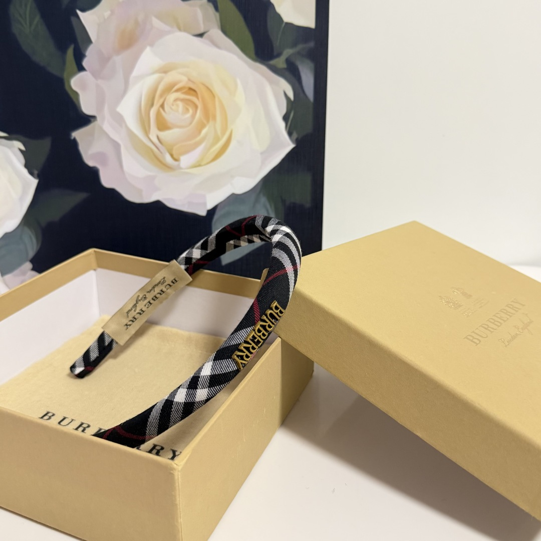 配专柜包装Burberry （巴宝莉）最新发箍小仙女快入手特殊材质 不嘞头可盐可甜～