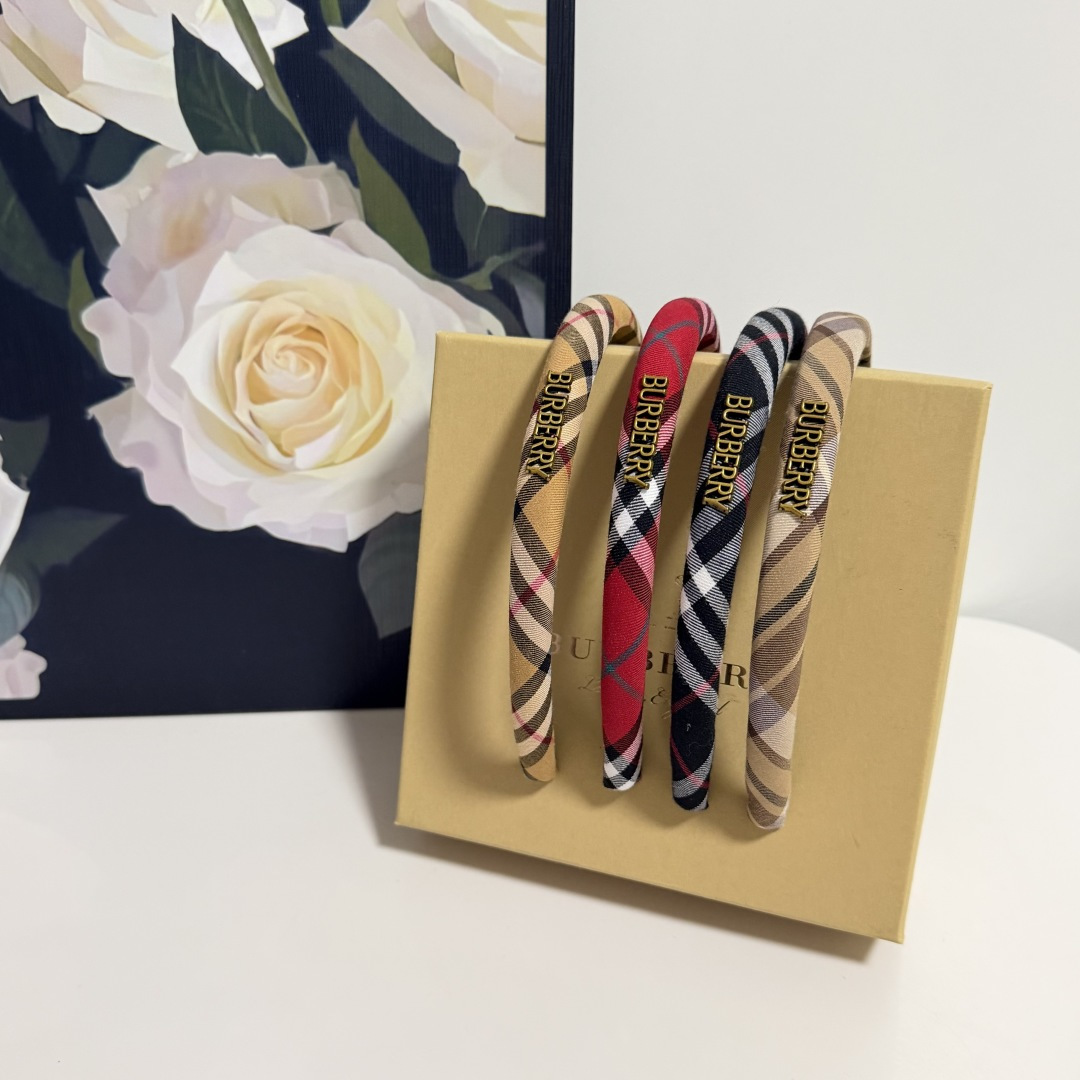 配专柜包装Burberry （巴宝莉）最新发箍小仙女快入手特殊材质 不嘞头可盐可甜～