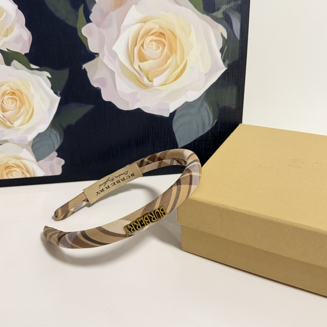 配专柜包装Burberry （巴宝莉）最新发箍小仙女快入手特殊材质 不嘞头可盐可甜～