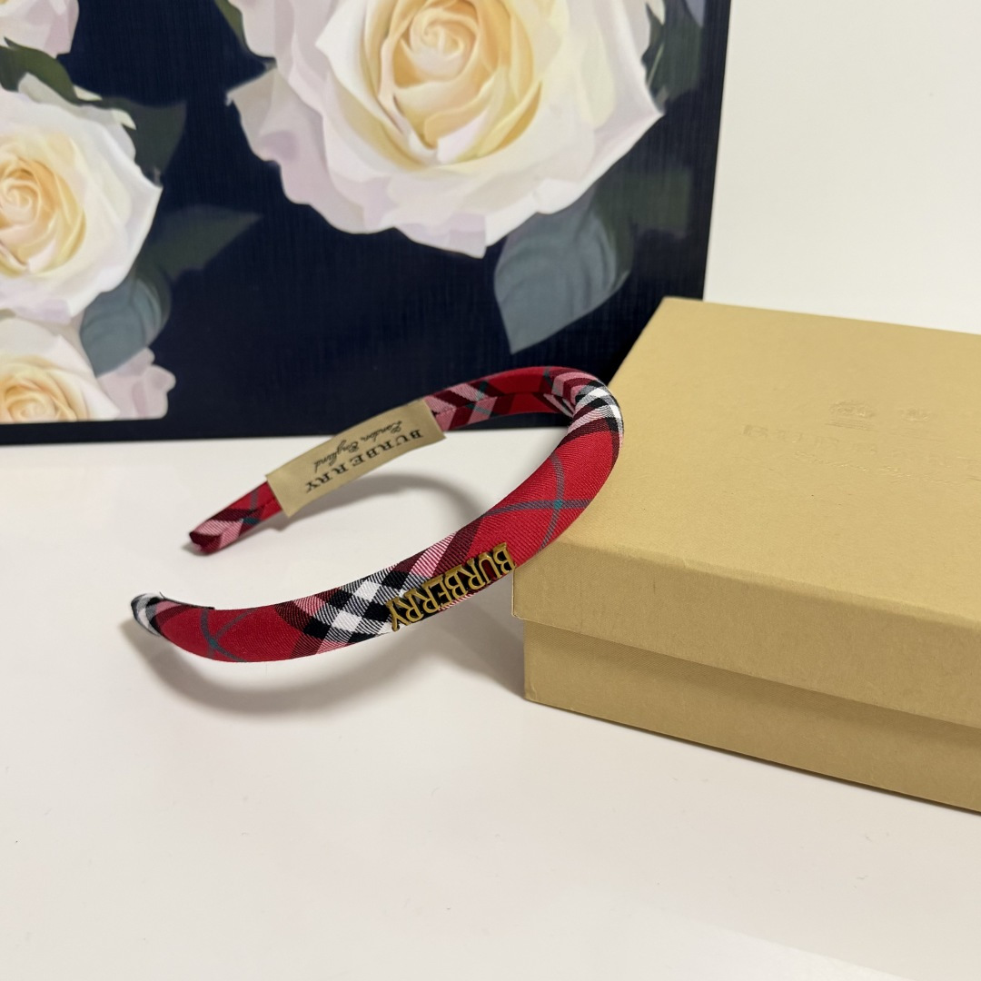 配专柜包装Burberry （巴宝莉）最新发箍小仙女快入手特殊材质 不嘞头可盐可甜～