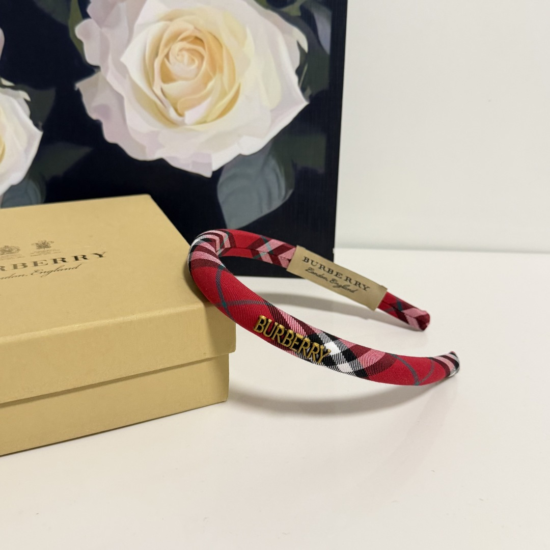 配专柜包装Burberry （巴宝莉）最新发箍小仙女快入手特殊材质 不嘞头可盐可甜～