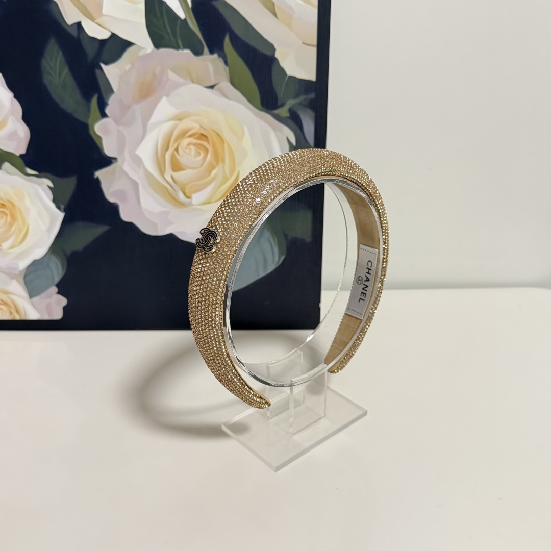 NO:769691,Specially equipped with counter packaging, Chanel's latest full-diamond headband, little fairies can buy it now. Special material, no hair, salty or sweet ~ hairpins, hairpins, chanel, chanel, hairpins19860909特 配专柜包装 Chanel（香奈儿）最新满钻发箍 小仙女快入手 特殊材质 不嘞头 可盐可甜～发夹,发夹,chanel,chanel,hairpins,accessory