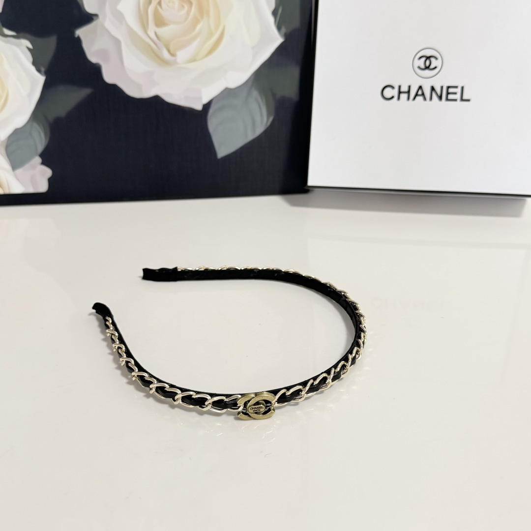 NO:769651,Specially equipped with counter packaging, Chanel's latest chain hairband. Little fairies can get it now. Special material. No hair. Can be salty or sweet ~ hairpins, hairpins, chanel, chanel, hairpins19860909特 配专柜包装 Chanel（香奈儿）最新链条发箍 小仙女快入手 特殊材质 不嘞头 可盐可甜～发夹,发夹,chanel,chanel,hairpins,accessory