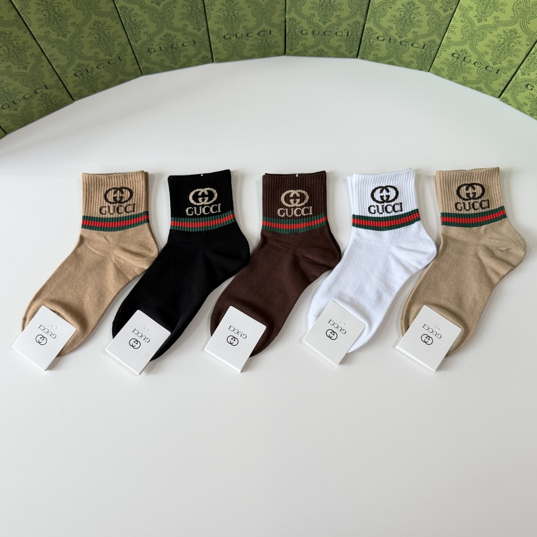 NO:767588,Specially packaged Gucci's new classic mid-length pile socks!  Five pairs in a box, counter-synchronized tube socks, big brands out on the street, a must-have for fashionistas, super easy to match. Socks, stockings, socks, gucci, gucci, socks19860909特 配包装 Gucci（古驰）新款经典中长款堆堆袜袜子！一盒五双, 专柜同步筒袜袜子,大牌出街,潮人必备超好搭.袜子,丝袜,袜子,gucci,gucci,socks,accessory
