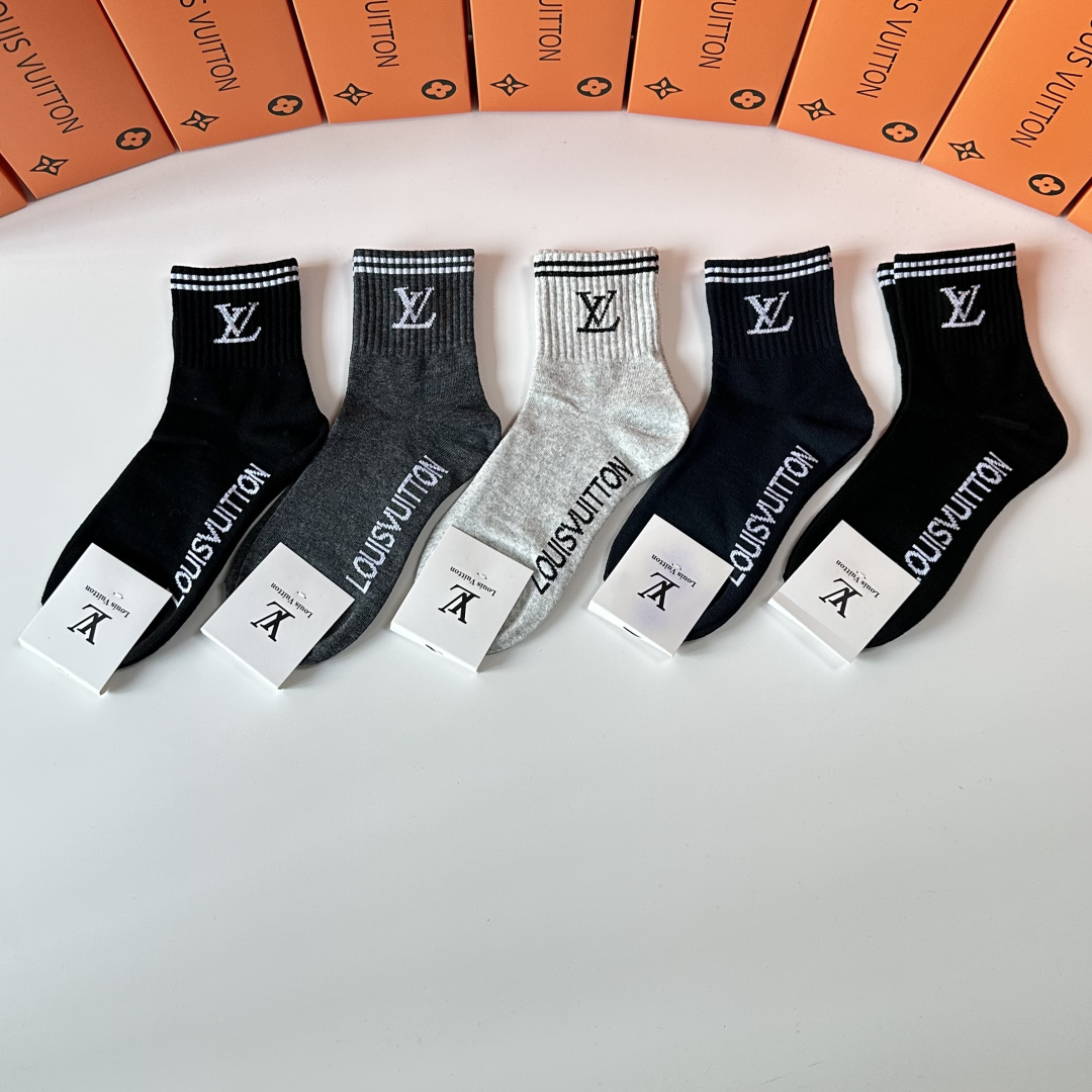 NO:767497,Specially equipped with counter packaging LV (Louis Vuitton) new mid-length socks and piles of socks!  Five pairs in a box, synchronized tube socks at the counter, big brands going out on the street, must-have socks for fashionistas, stockings, socks, louis vuitton, louis vuitton, socks19860909特 配专柜包装 LV（路易威登）新款中长筒袜堆堆袜袜子！一盒五双,专柜同步筒袜袜子,大牌出街,潮人必备超好搭袜子,丝袜,袜子,louis vuitton,louis vuitton,socks,accessory