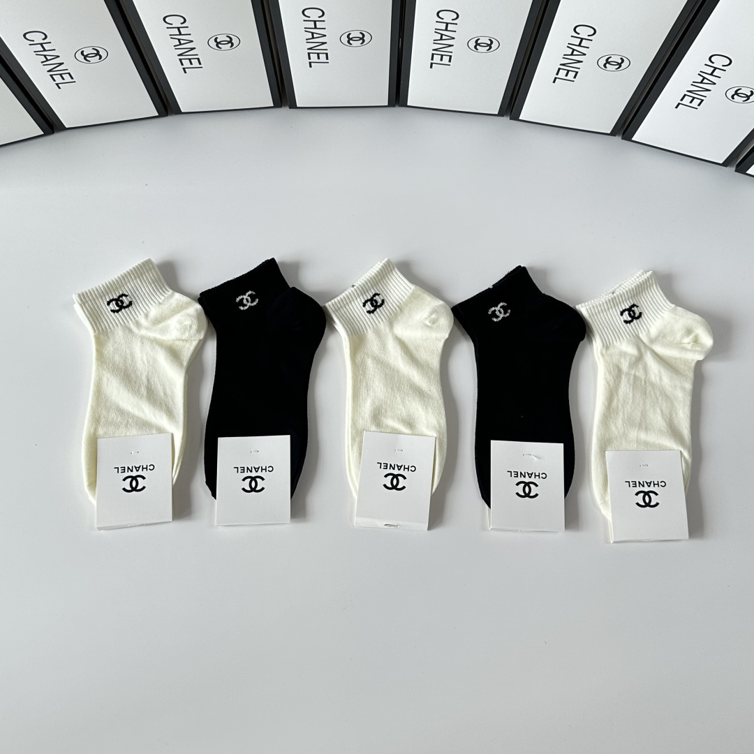 NO:767687,Special counter packaging Chanel (Chanel) new short and medium style pile socks!  Five pairs in a box, synchronized tube socks at the counter, big brands going out on the street, must-have socks for fashionistas, stockings, socks, chanel, chanel, socks19860909特配专柜包装 Chanel（香奈儿）新款中短款堆堆袜袜子！一盒五双,专柜同步筒袜袜子,大牌出街,潮人必备超好搭袜子,丝袜,袜子,chanel,chanel,socks,accessory