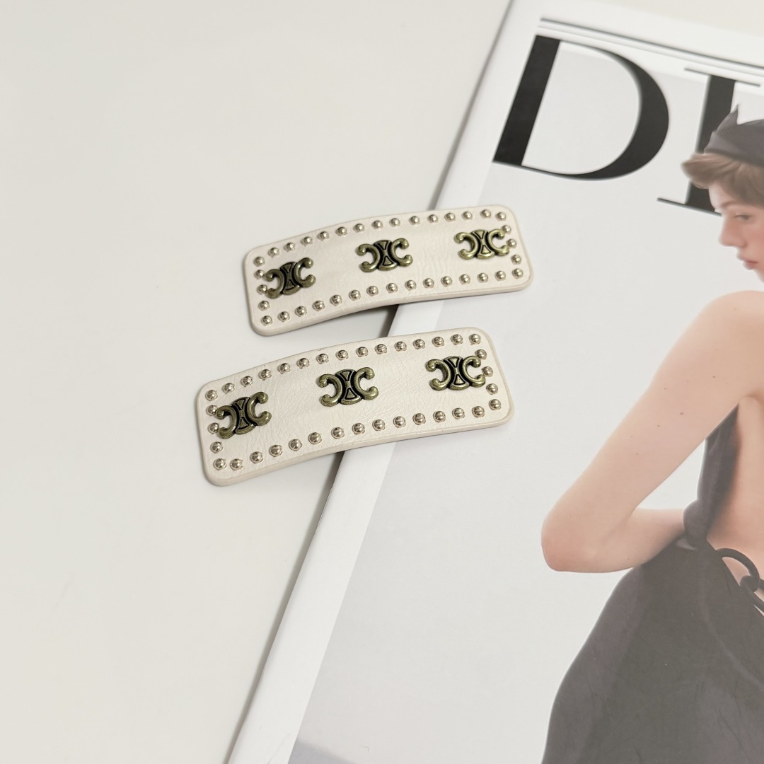 NO:770299,Special (pair) with complete package Celine (Celine) best-selling new vintage hairpins this year, a super fairy pair, fashionable, casual styles, hairpins, hairpins, celine, celine, hairpins19860909特（一对）配全套包装 Celine（赛琳）今年最好卖的新款 Vintage中古复古发夹 超仙的一对 时髦精 随便入的款 发夹,发夹,celine,celine,hairpins,accessory