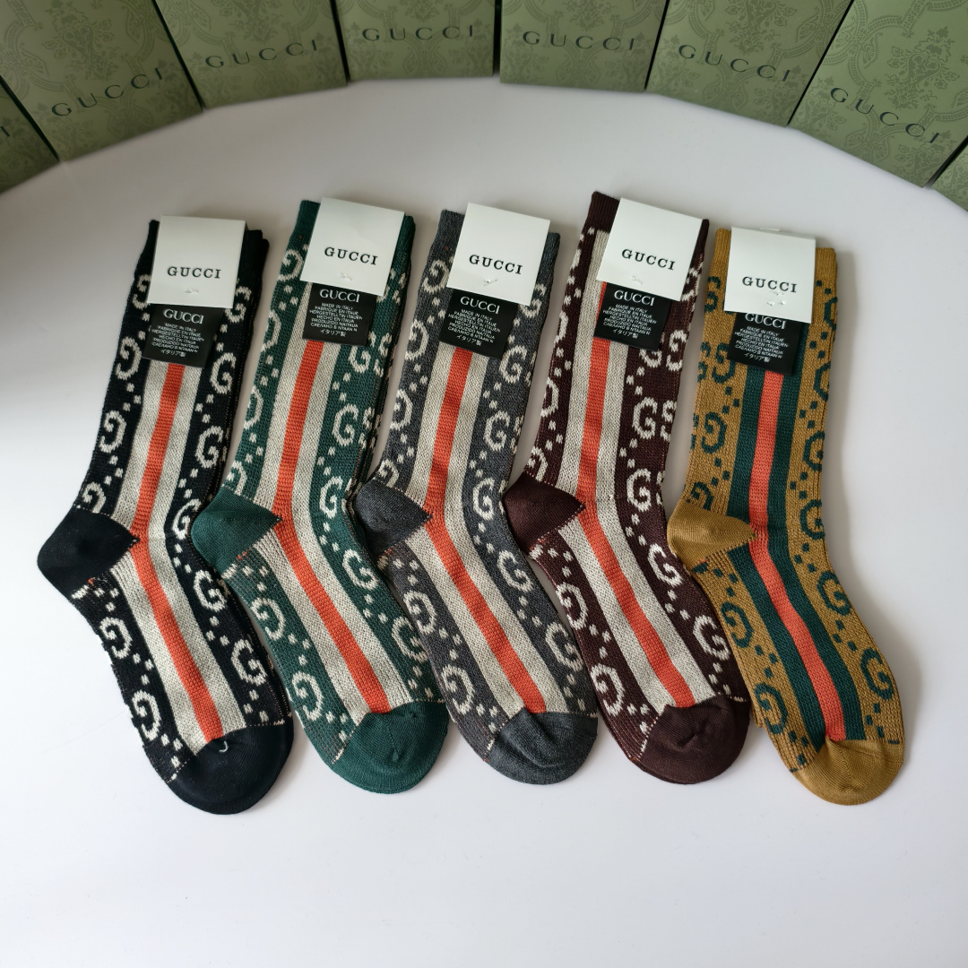 NO:768633,Special packaging for GUCCI's new double-needle classic mid-length pile socks!  Five pairs in a box, synchronized tube socks in the counter, big brands on the street, must-have for fashionistas, super easy to match. Socks, stockings, socks, gucci, gucci, socks19860909特 配包装 GUCCI（古驰）新款双针经典中长款堆堆袜袜子！一盒五双, 专柜同步筒款袜子,大牌出街,潮人必备超好搭.袜子,丝袜,袜子,gucci,gucci,socks,accessory