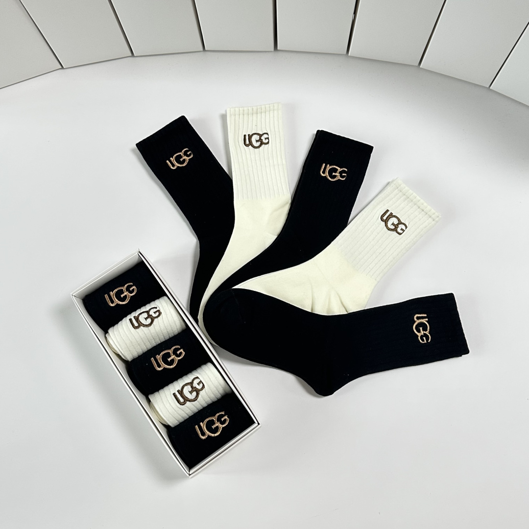💛配包装UGG，新款刺绣双针中长款堆堆袜袜子！一盒五双， 专柜同步筒款袜子，💛大牌出街，潮人必备🔥超好搭