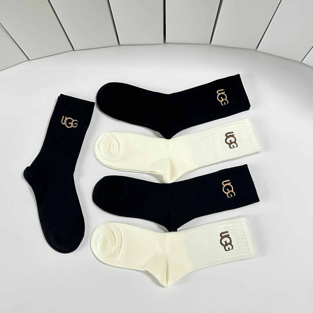 💛配包装UGG，新款刺绣双针中长款堆堆袜袜子！一盒五双， 专柜同步筒款袜子，💛大牌出街，潮人必备🔥超好搭