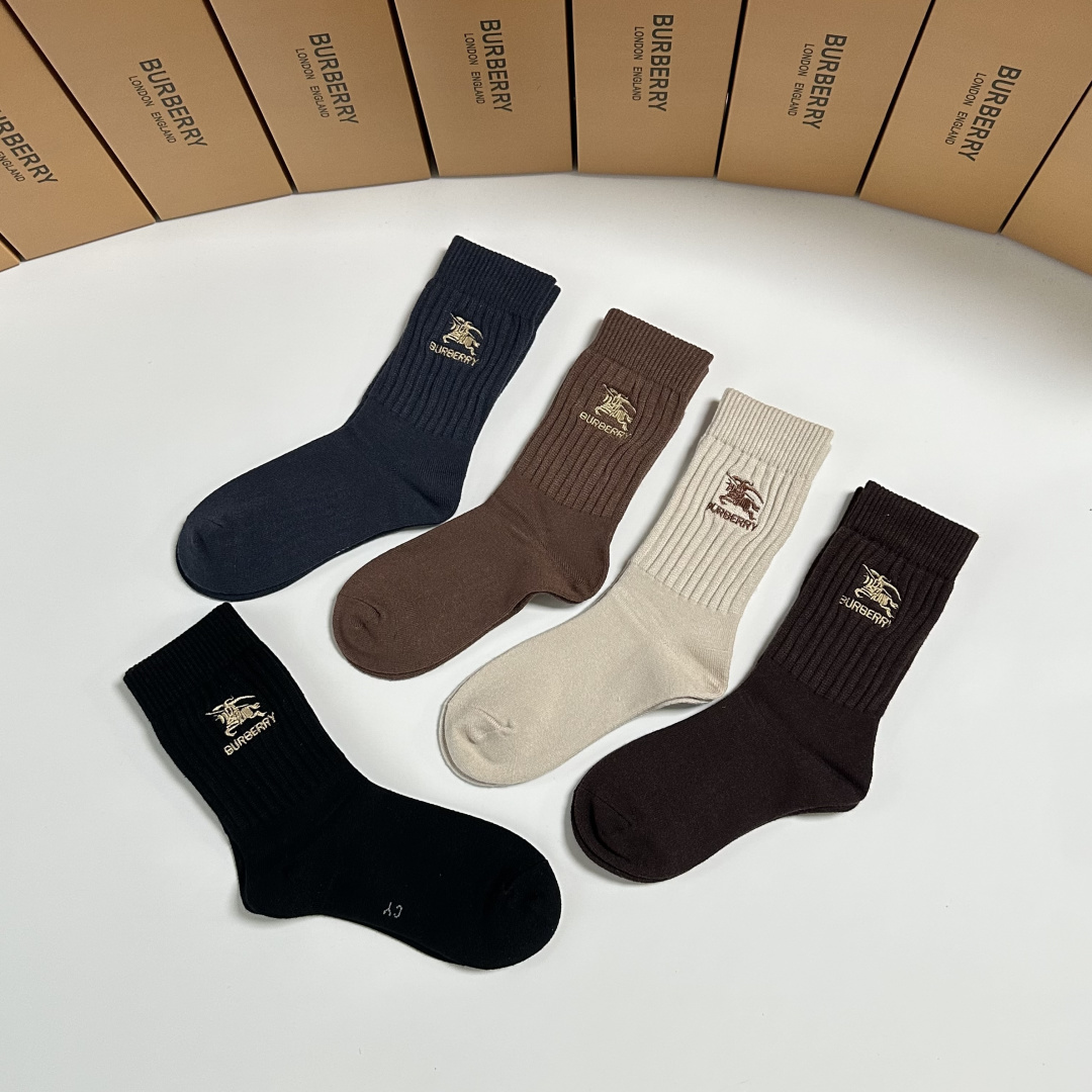 💛配包装Burberry （巴宝莉）新款羊绒刺绣中长款堆堆袜袜子！一盒五双， 专柜同步筒款袜子，💛大牌出