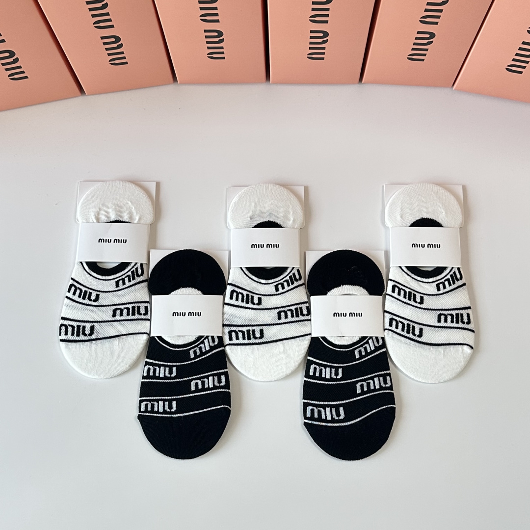 💛配专柜包装MIUMIU（缪缪）新款船袜隐形袜堆堆袜袜子！一盒五双，专柜同步筒袜袜子，💛大牌出街，潮人必