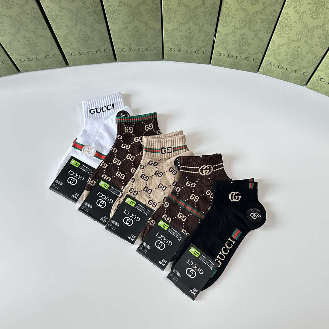 💛配专柜包装Gucci（古驰）新款中短筒袜堆堆袜袜子！一盒五双，专柜同步筒袜袜子，💛大牌出街，潮人必备🔥