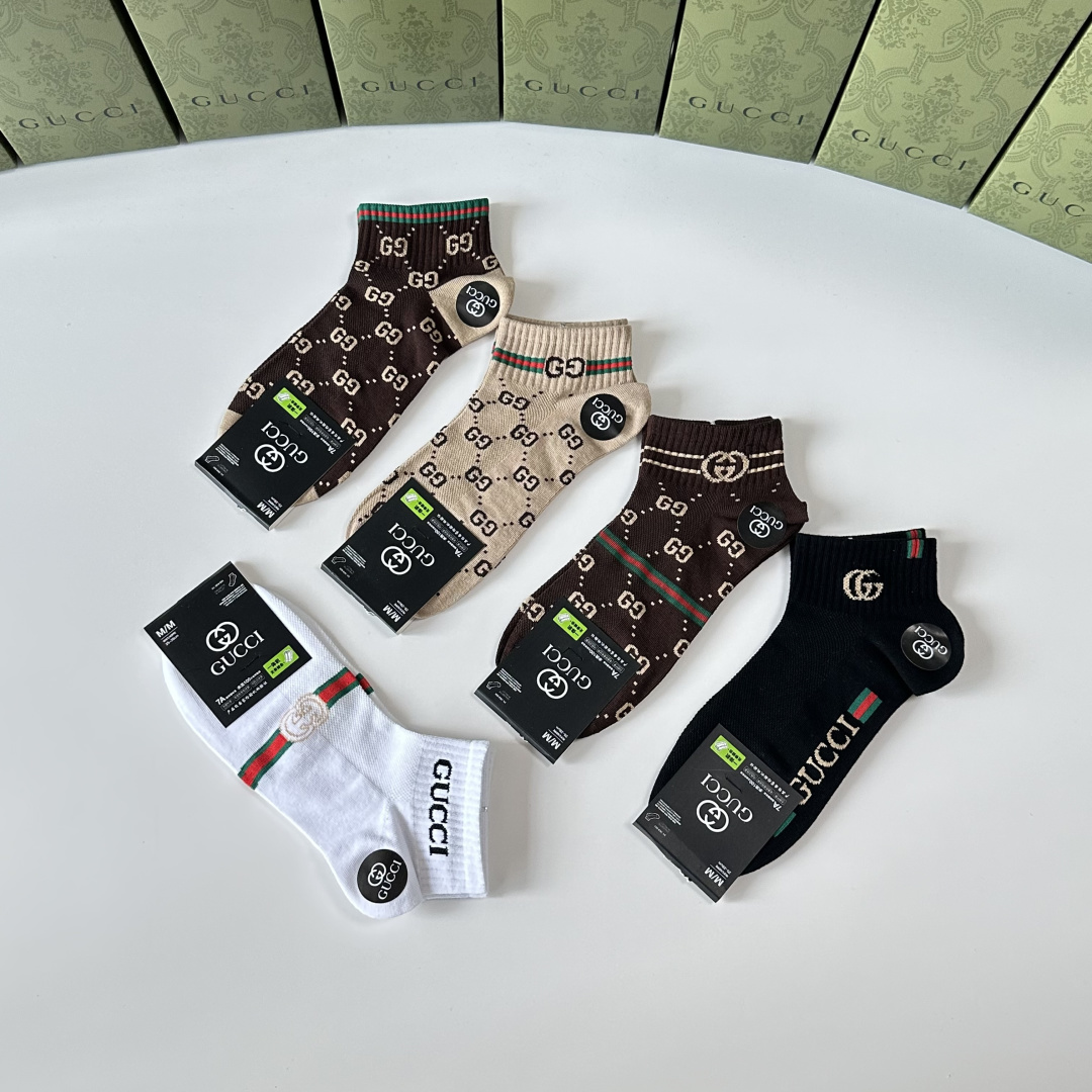 💛配专柜包装Gucci（古驰）新款中短筒袜堆堆袜袜子！一盒五双，专柜同步筒袜袜子，💛大牌出街，潮人必备🔥