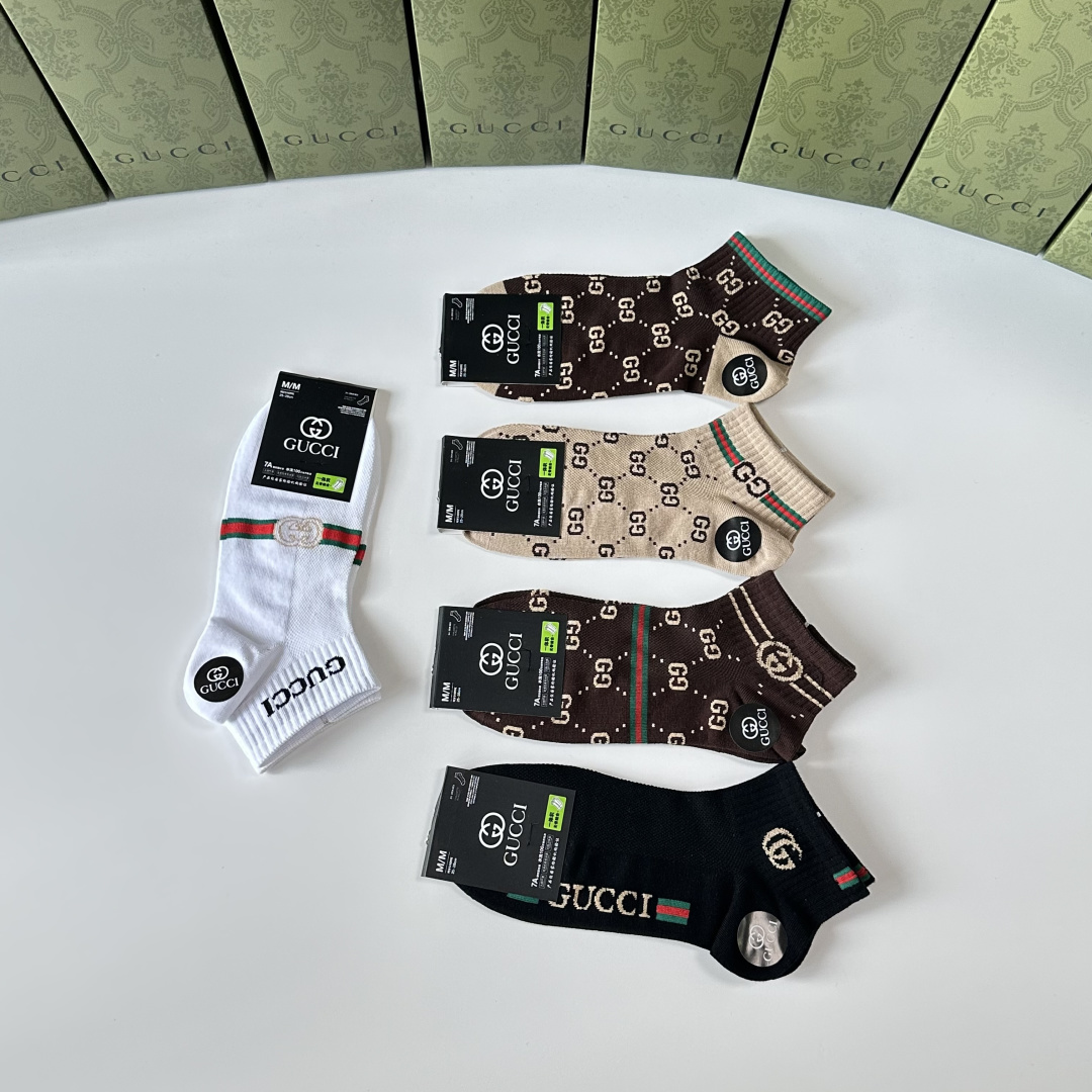 💛配专柜包装Gucci（古驰）新款中短筒袜堆堆袜袜子！一盒五双，专柜同步筒袜袜子，💛大牌出街，潮人必备🔥