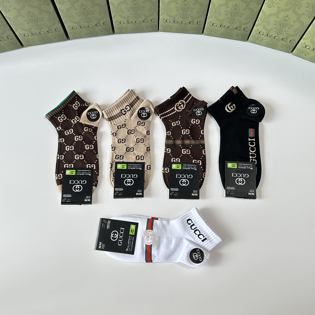 💛配专柜包装Gucci（古驰）新款中短筒袜堆堆袜袜子！一盒五双，专柜同步筒袜袜子，💛大牌出街，潮人必备🔥