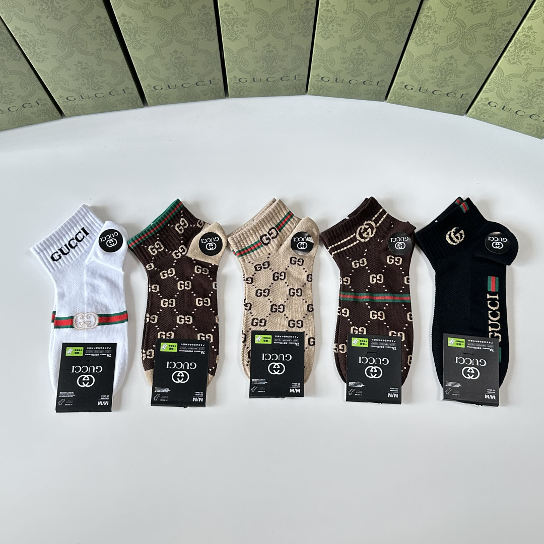 💛配专柜包装Gucci（古驰）新款中短筒袜堆堆袜袜子！一盒五双，专柜同步筒袜袜子，💛大牌出街，潮人必备🔥