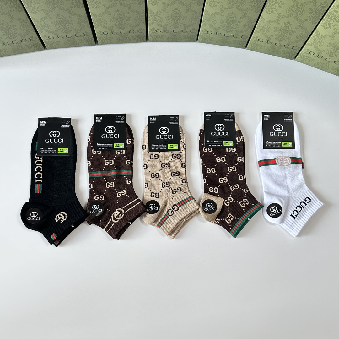 💛配专柜包装Gucci（古驰）新款中短筒袜堆堆袜袜子！一盒五双，专柜同步筒袜袜子，💛大牌出街，潮人必备🔥