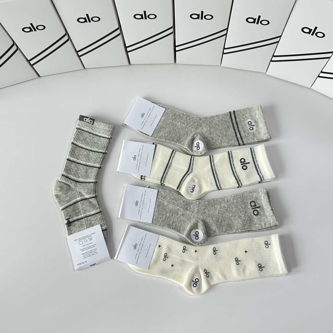 💛配专柜包装ALO 新款双针中长款堆堆袜袜子！一盒五双，专柜同步筒袜袜子，💛大牌出街，潮人必备🔥超好搭。