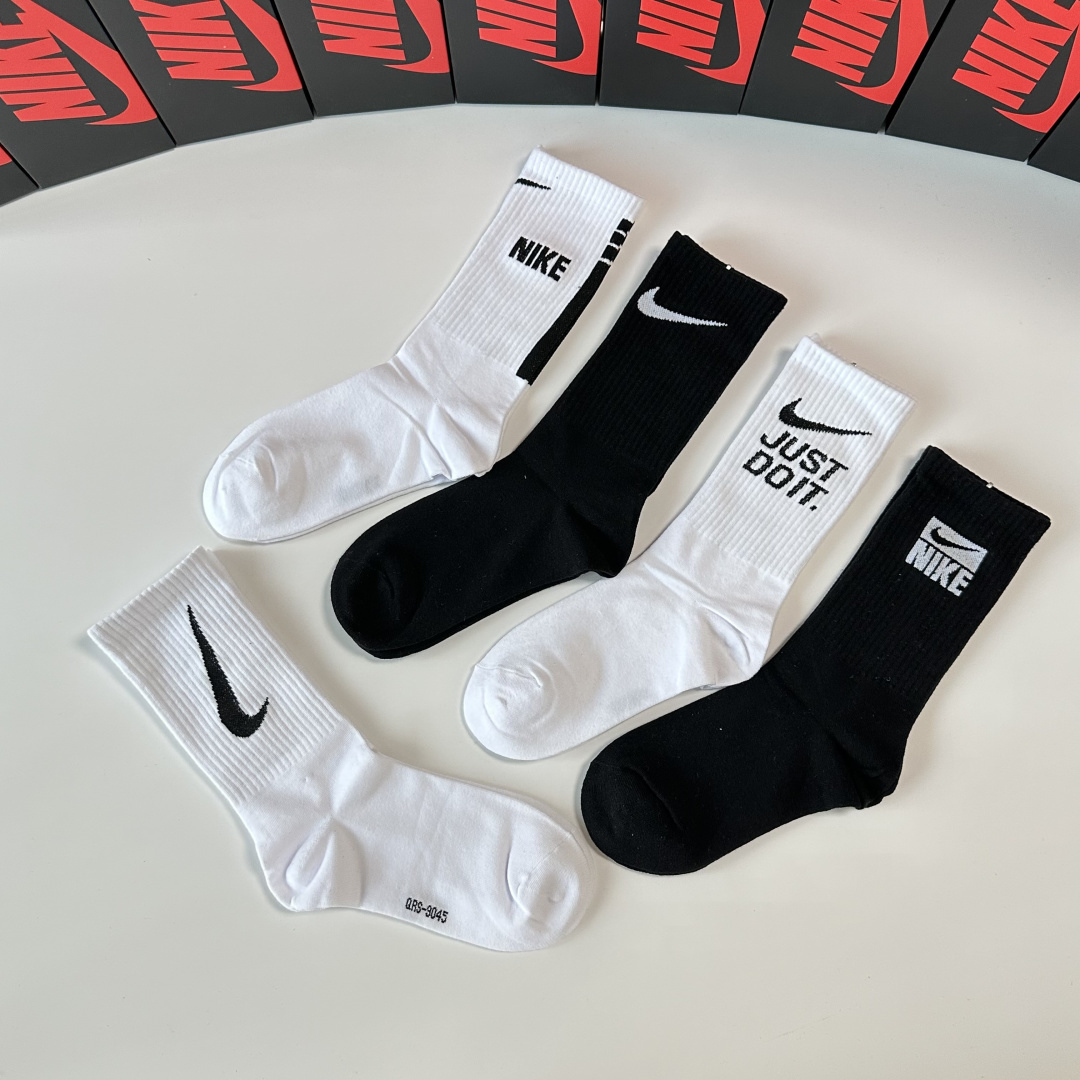 💛配包装NIKE（耐克）新款中长款堆堆袜袜子！一盒五双， 专柜同步筒款袜子，💛大牌出街，潮人必备🔥超好搭
