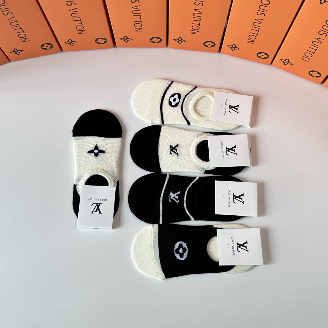 💛配专柜包装LV（路易威登）新款船袜隐形袜堆堆袜袜子！一盒五双，专柜同步筒袜袜子，💛大牌出街，潮人必备🔥