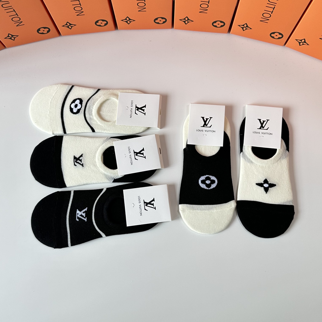 💛配专柜包装LV（路易威登）新款船袜隐形袜堆堆袜袜子！一盒五双，专柜同步筒袜袜子，💛大牌出街，潮人必备🔥
