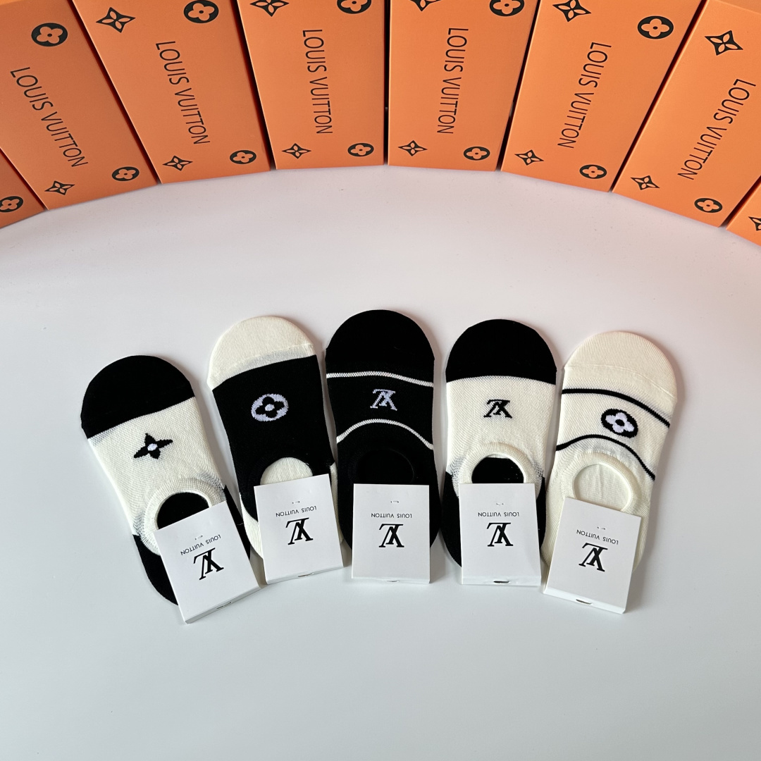 💛配专柜包装LV（路易威登）新款船袜隐形袜堆堆袜袜子！一盒五双，专柜同步筒袜袜子，💛大牌出街，潮人必备🔥