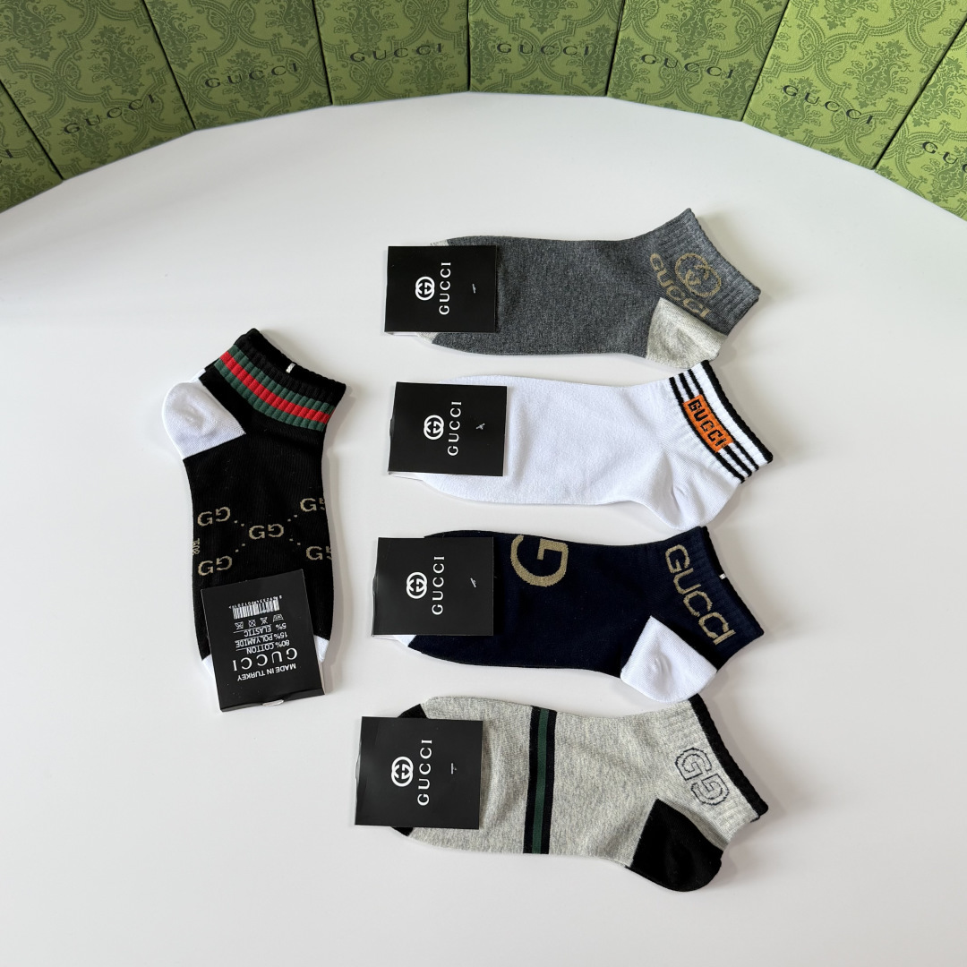 💛配专柜包装Gucci（古驰）新款中短款堆堆袜袜子！一盒五双，专柜同步筒袜袜子，💛大牌出街，潮人必备🔥超
