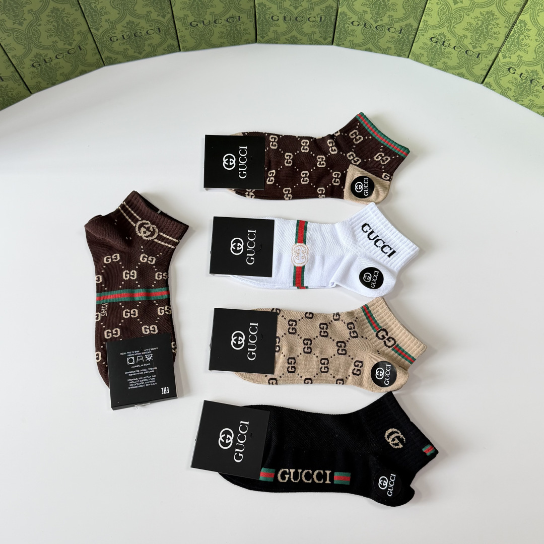 💛配专柜包装Gucci（古驰）新款中短款堆堆袜袜子！一盒五双，专柜同步筒袜袜子，💛大牌出街，潮人必备🔥超
