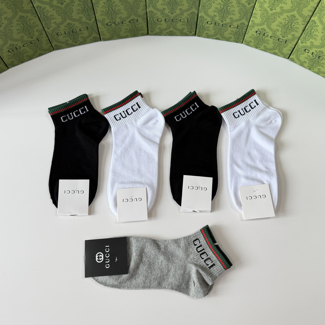 💛配专柜包装Gucci（古驰）新款中短款堆堆袜袜子！一盒五双，专柜同步筒袜袜子，💛大牌出街，潮人必备🔥超