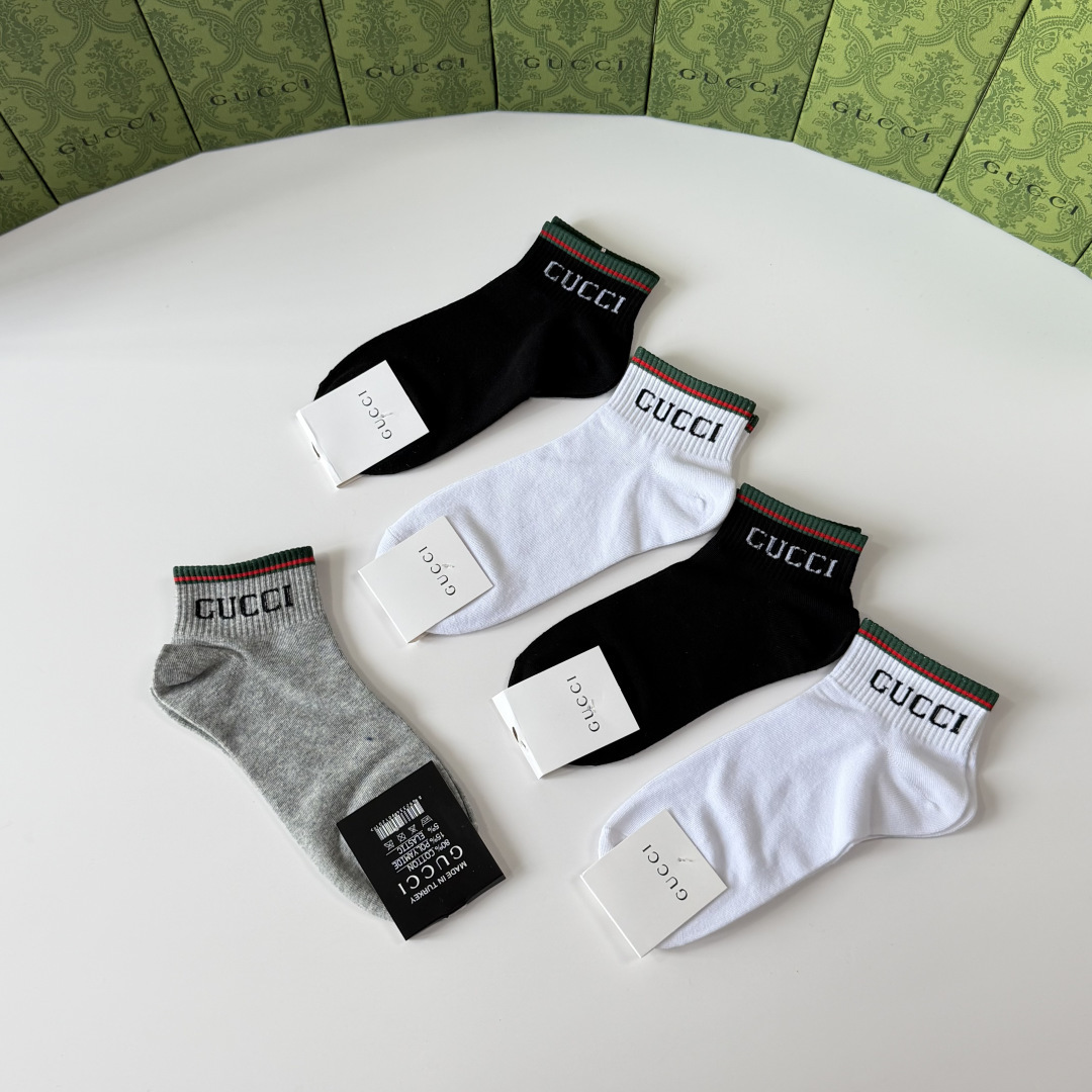 💛配专柜包装Gucci（古驰）新款中短款堆堆袜袜子！一盒五双，专柜同步筒袜袜子，💛大牌出街，潮人必备🔥超