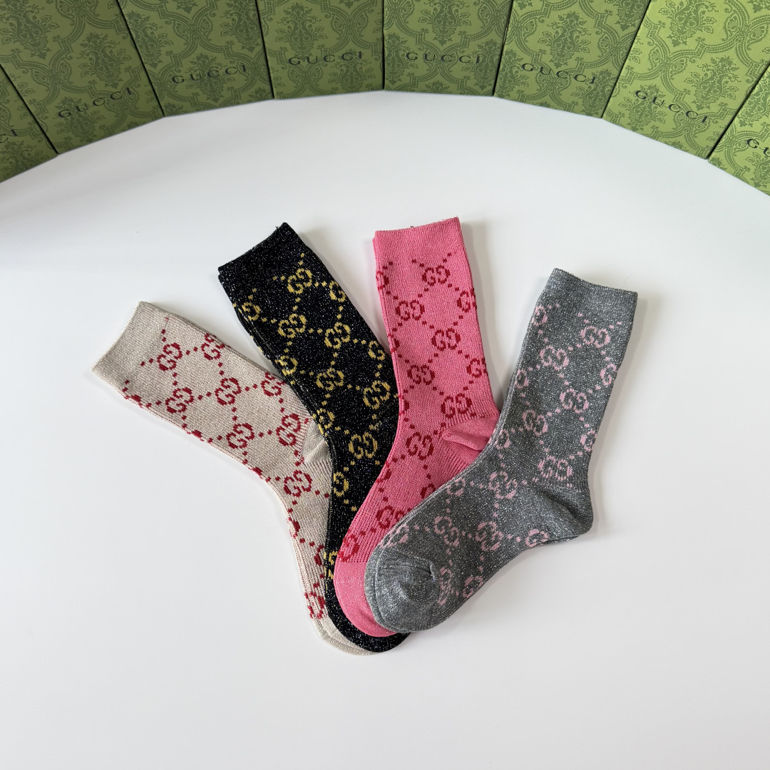 💛配包装Gucci（古驰）新款经典双针中长款堆堆袜袜子！一盒四双， 专柜同步筒袜袜子，💛大牌出街，潮人必