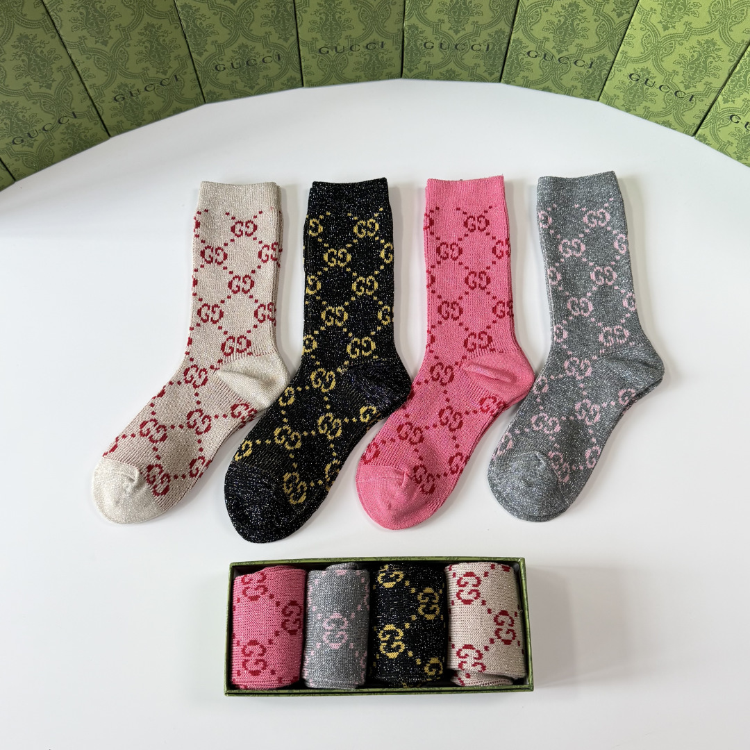💛配包装Gucci（古驰）新款经典双针中长款堆堆袜袜子！一盒四双， 专柜同步筒袜袜子，💛大牌出街，潮人必