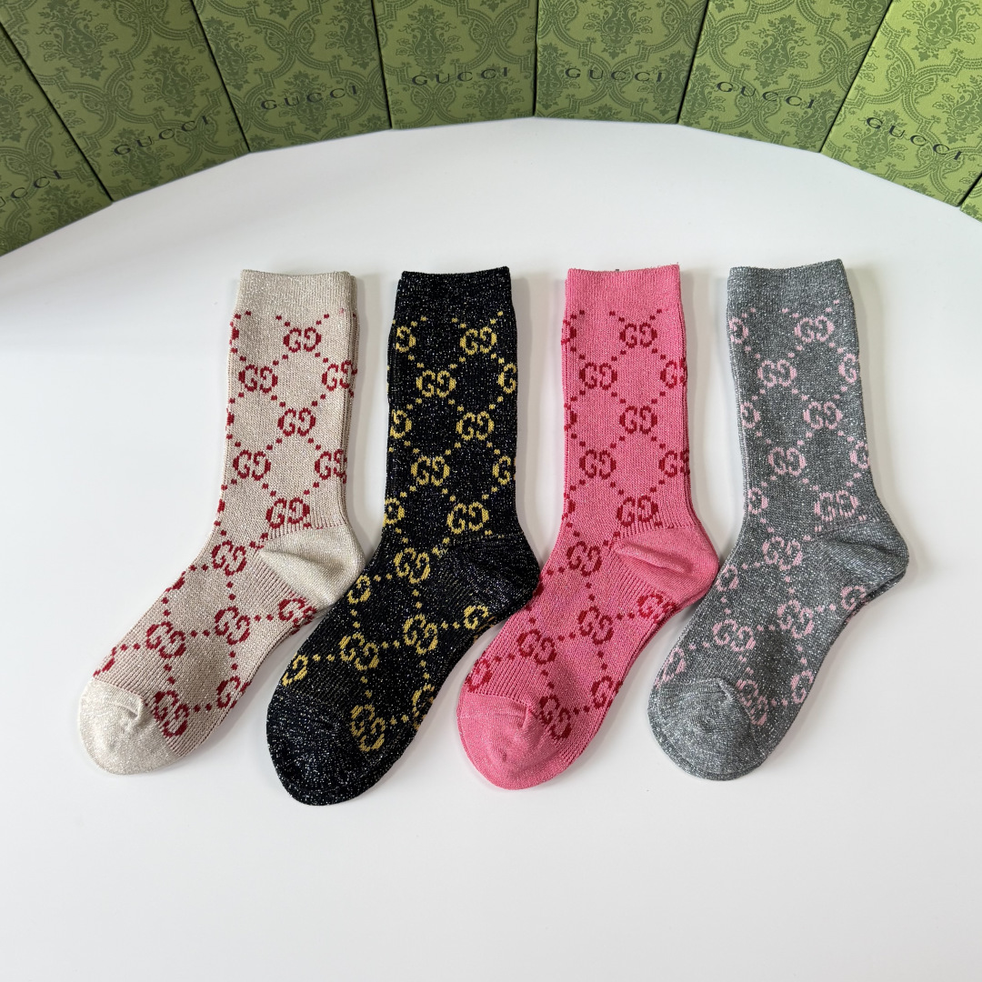 💛配包装Gucci（古驰）新款经典双针中长款堆堆袜袜子！一盒四双， 专柜同步筒袜袜子，💛大牌出街，潮人必