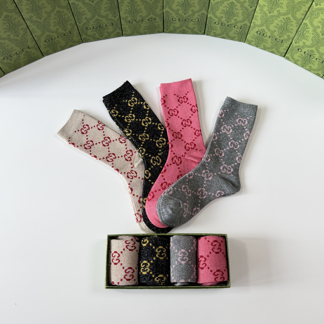 💛配包装Gucci（古驰）新款经典双针中长款堆堆袜袜子！一盒四双， 专柜同步筒袜袜子，💛大牌出街，潮人必