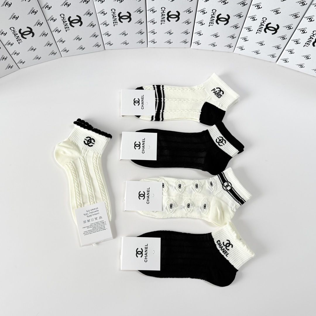💛配包装Chanel（香奈儿）新款经典中短款堆堆袜袜子！一盒五双， 专柜同步筒袜袜子，💛大牌出街，潮人必