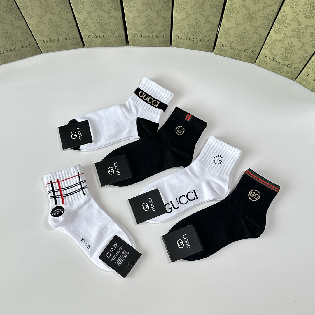 💛配专柜包装Gucci（古驰）新款中长款堆堆袜袜子！一盒五双，专柜同步筒袜袜子，💛大牌出街，潮人必备🔥超