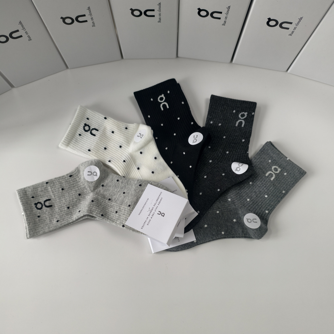 💛配包装On昂跑Cloudtilt 新款中长堆堆袜袜子！一盒五双， 专柜同步筒款袜子，💛大牌出街，潮人必