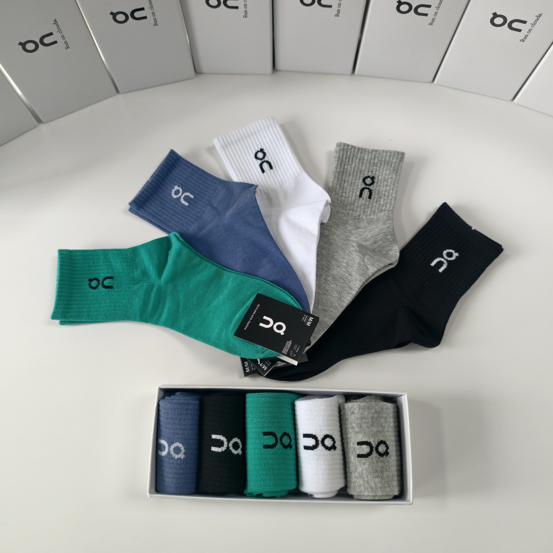 💛配包装On昂跑Cloudtilt 新款中长堆堆袜袜子！一盒五双， 专柜同步筒款袜子，💛大牌出街，潮人必