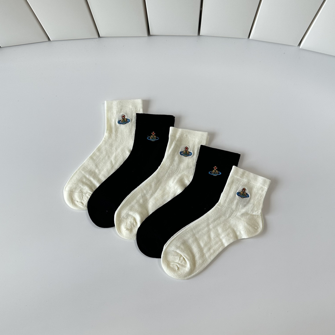 💛配包装西太后 新款刺绣经典中筒款堆堆袜袜子！一盒五双， 专柜同步筒袜袜子，💛大牌出街，潮人必备🔥超好搭