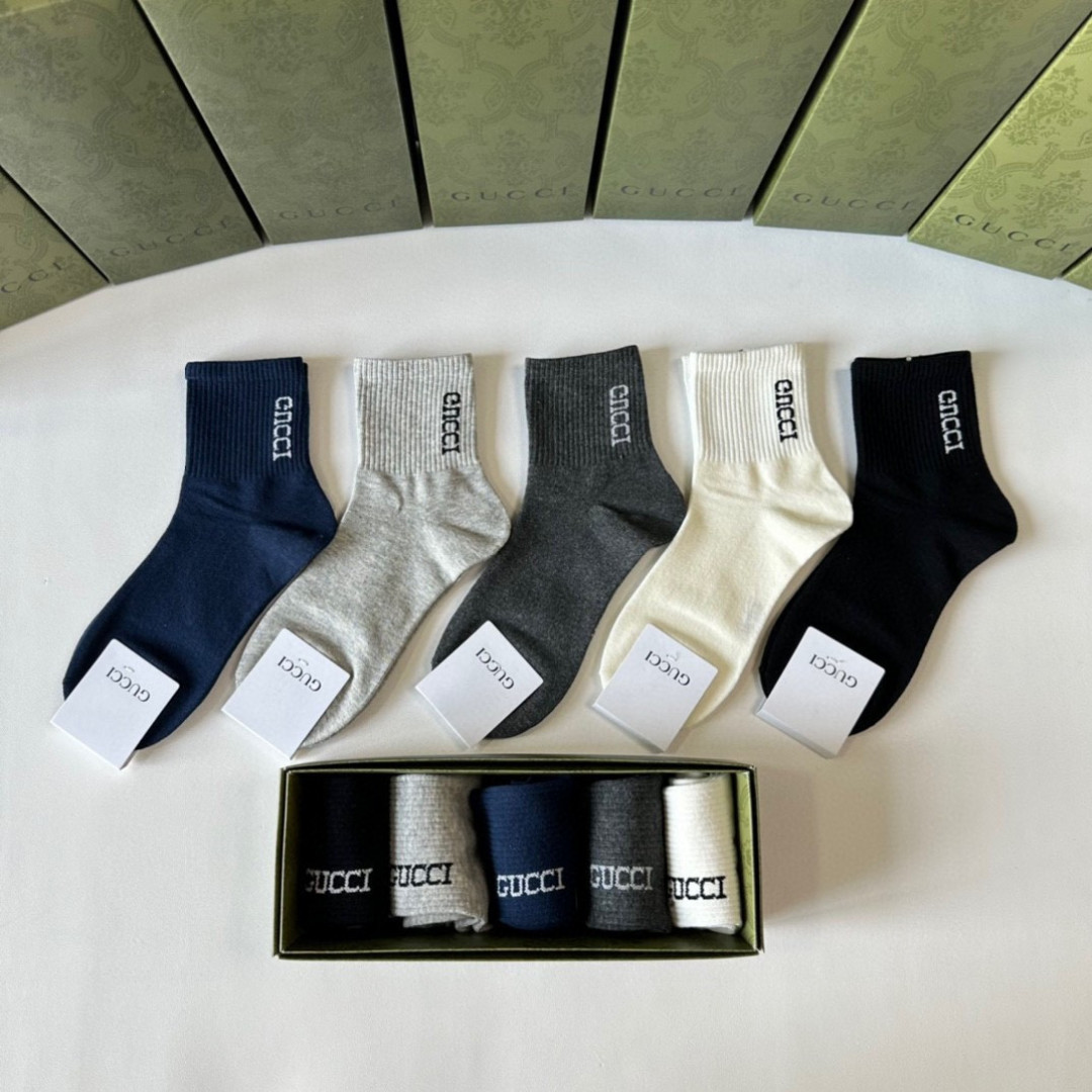 💛配包装Gucci（古驰）新款经典中长袜堆堆袜袜子！一盒五双， 专柜同步筒款袜子，💛大牌出街，潮人必备🔥