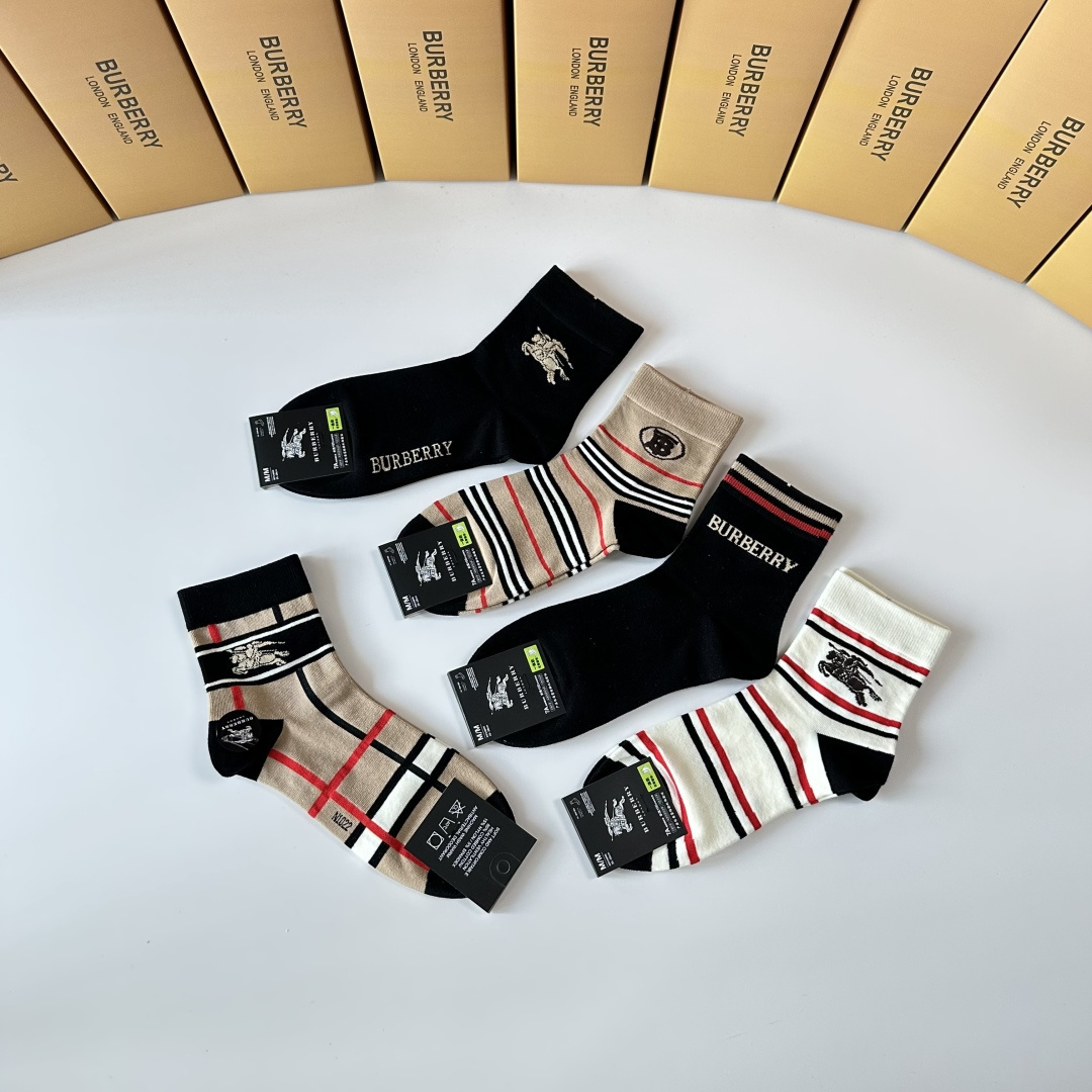 💛配专柜包装Burberry （巴宝莉）新款中长款堆堆袜袜子！一盒五双，专柜同步筒袜袜子，💛大牌出街，潮