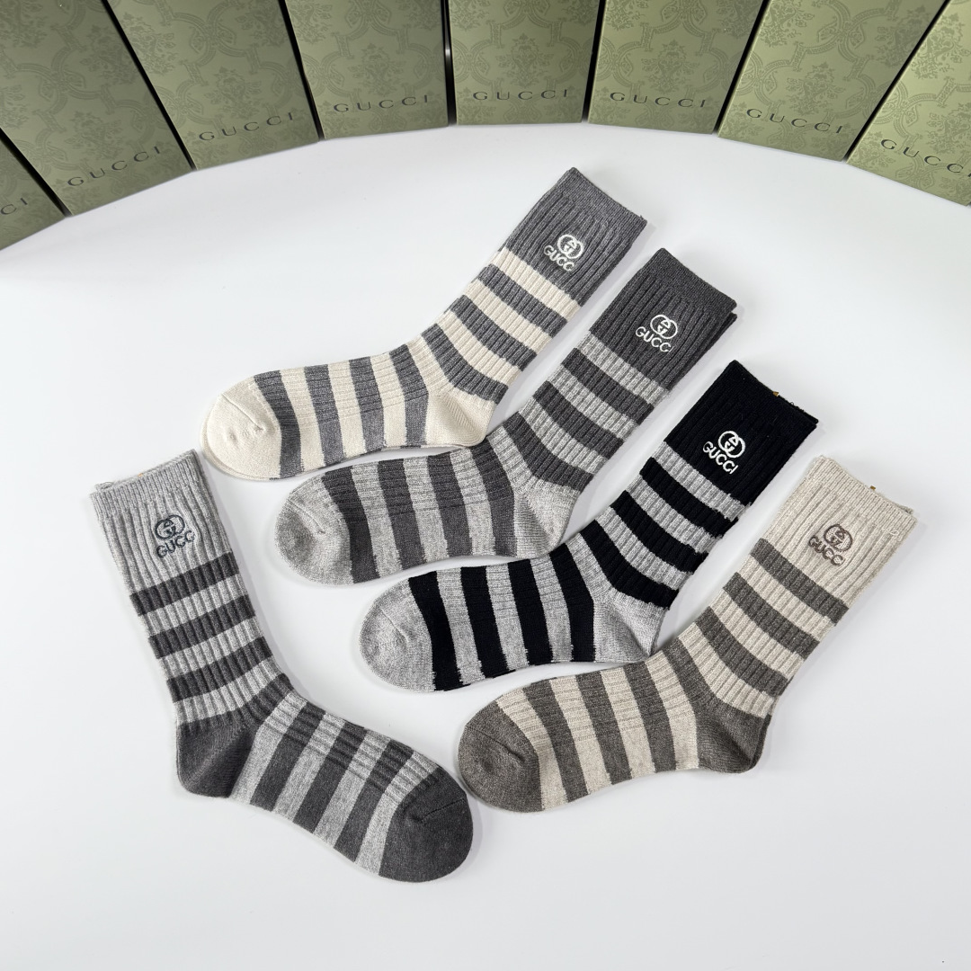 💛配专柜包装Gucci（古驰）新款羊绒刺绣中长款堆堆袜袜子！一盒五双，专柜同步筒袜袜子，💛大牌出街，潮人